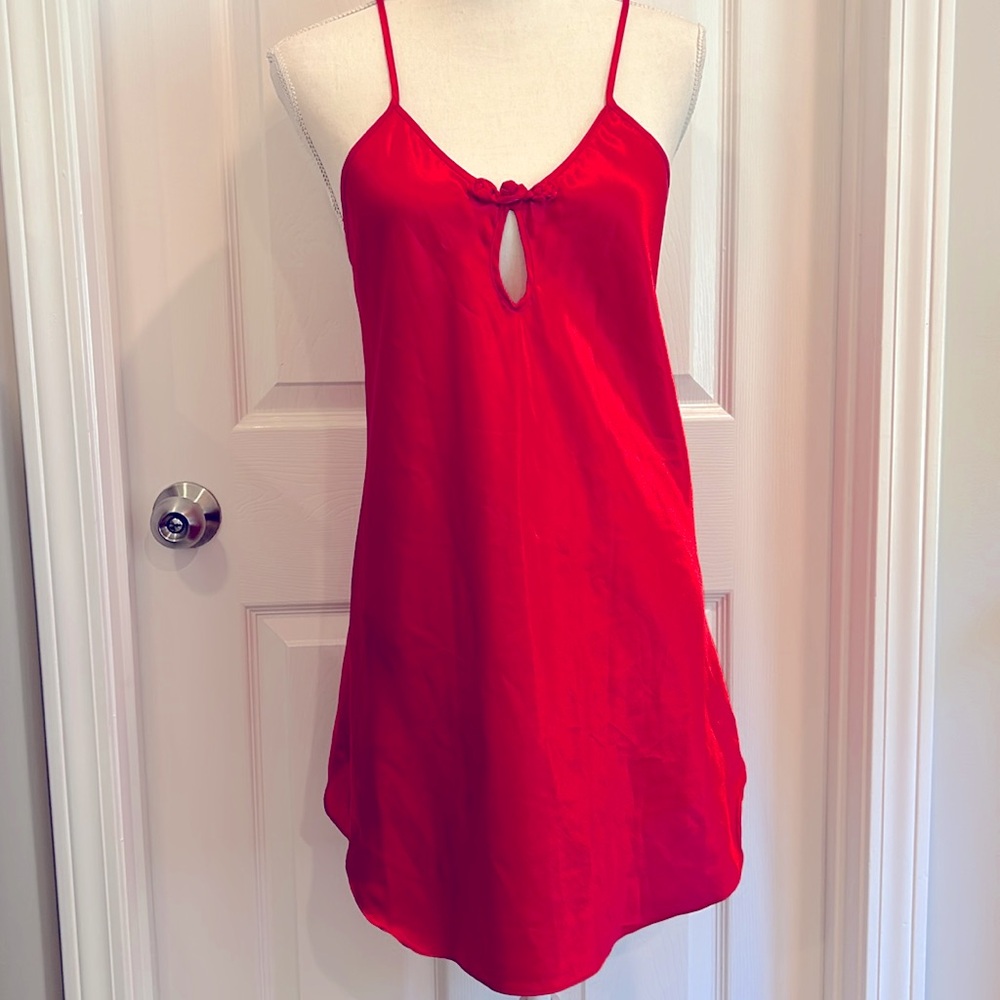Intimate Affair size small red negligée